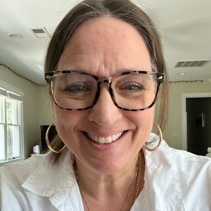 Meet your Posher, Rebecca